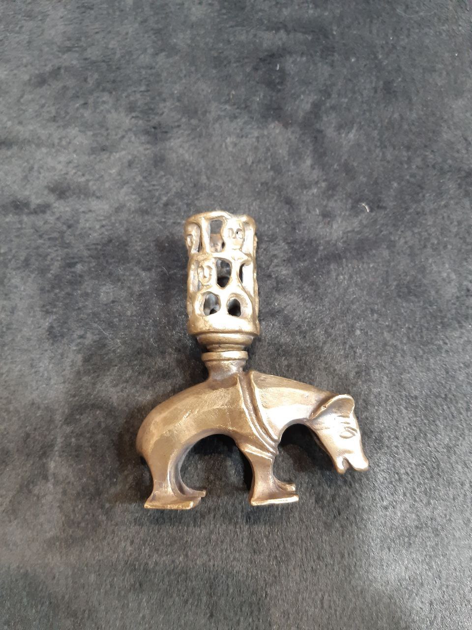 Фигурка "Медведь с корзинкой"